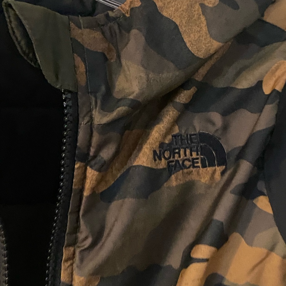 The North Face
Toddler Boys Reversible Perrito Jacket 3T - Picture 9 of 10